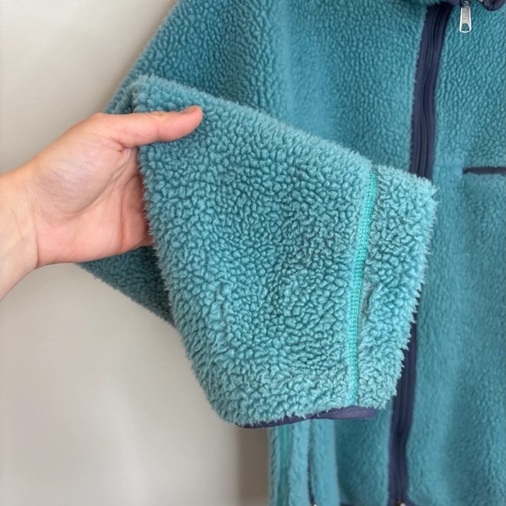 SOLD Patagonia Teal Fleece Jacket - Picture 6 of 8